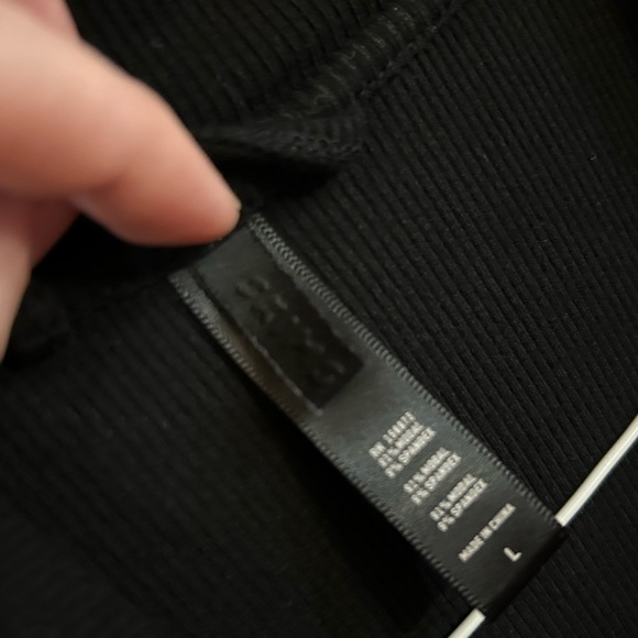 SKIMS Women’s Large Pajama Top in Black #T1672 Buttery Soft Button Front Pocket - Picture 6 of 9